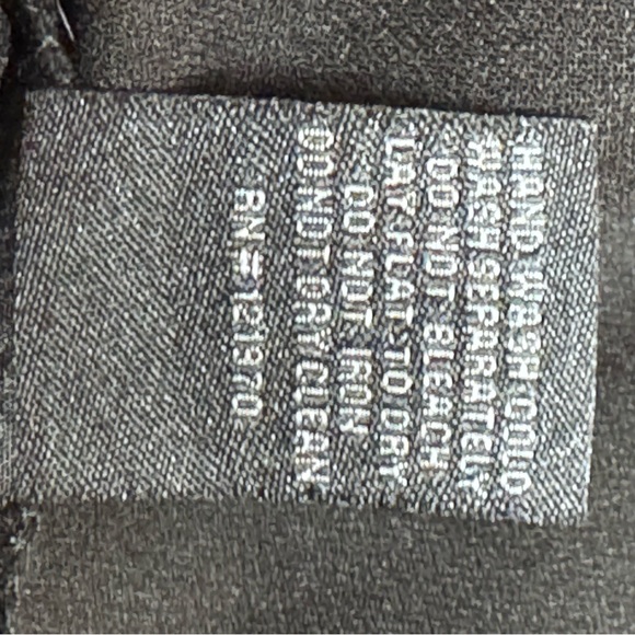 FAB’RIK Sleeveless Ruffle Accent Blouse BLACK-WHITE / SMALL - Picture 12 of 12